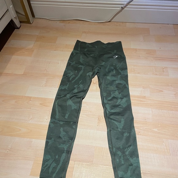 Green Camp Gym Shark booty scrunch leggings - Picture 2 of 7